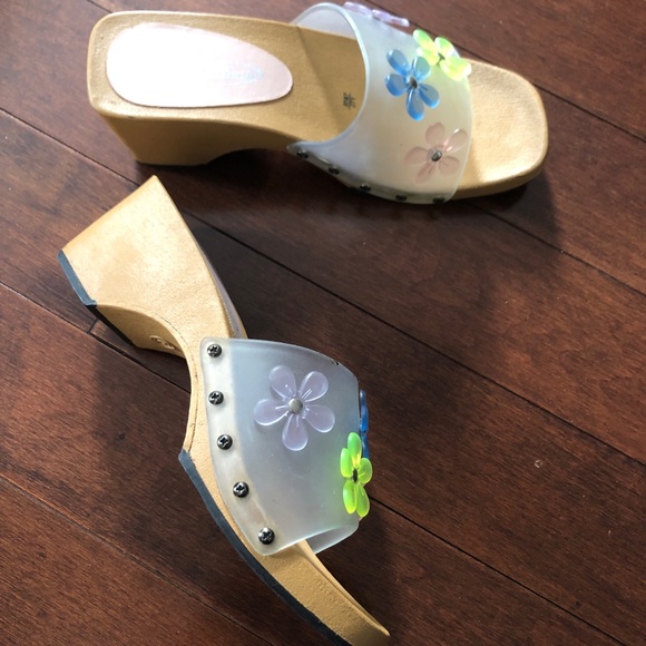 Cutest retro vintage wooden floral platform sandals - Picture 4 of 6
